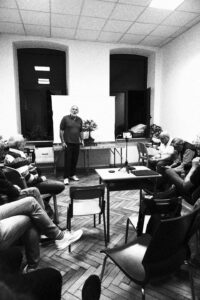 Soci del LAB Staranzano durante l’incontro sull’esposizione bonsai